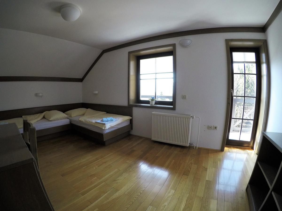 Karami Mountainhouse Bed & Breakfast Trzic Luaran gambar