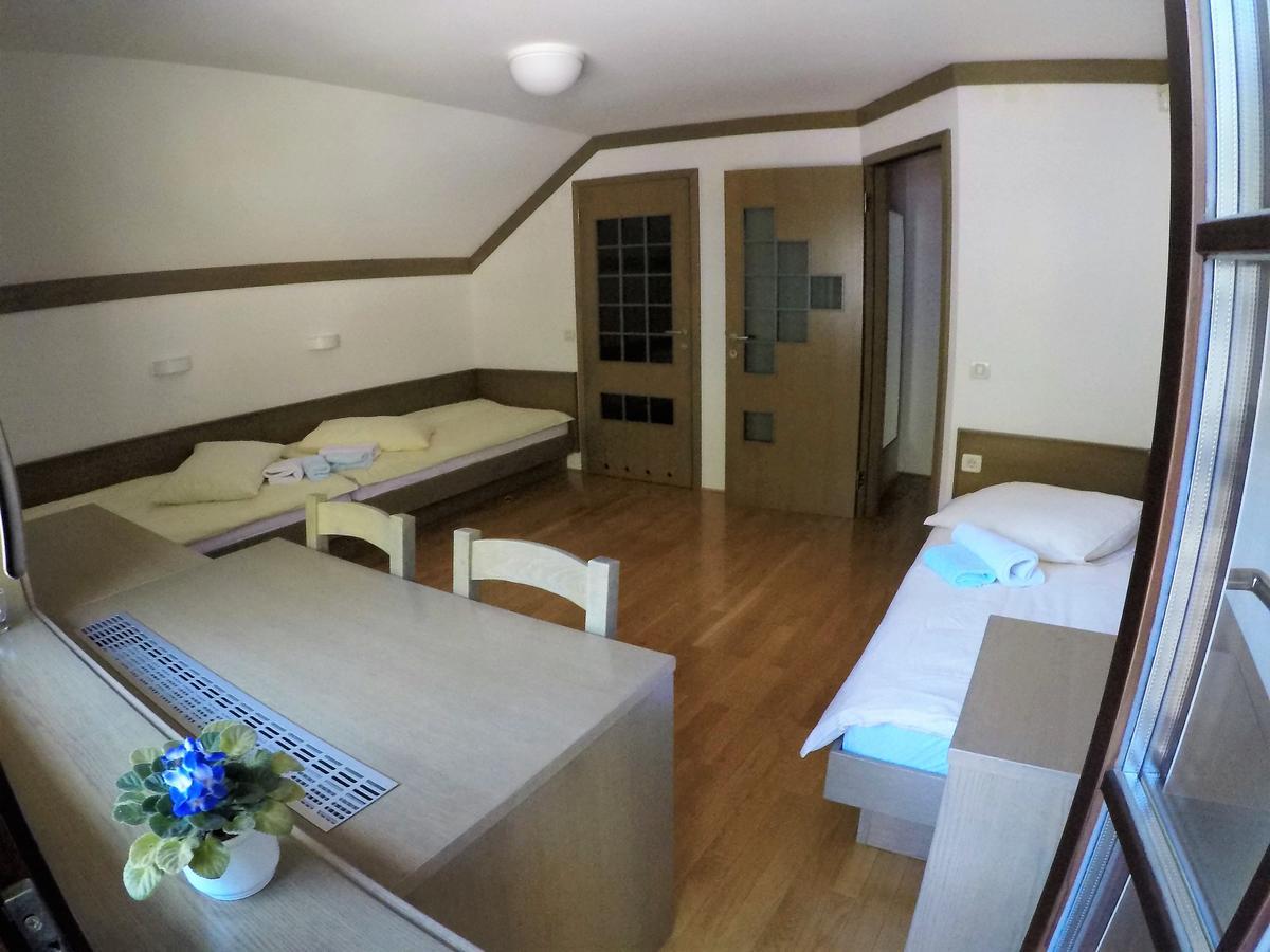 Karami Mountainhouse Bed & Breakfast Trzic Luaran gambar
