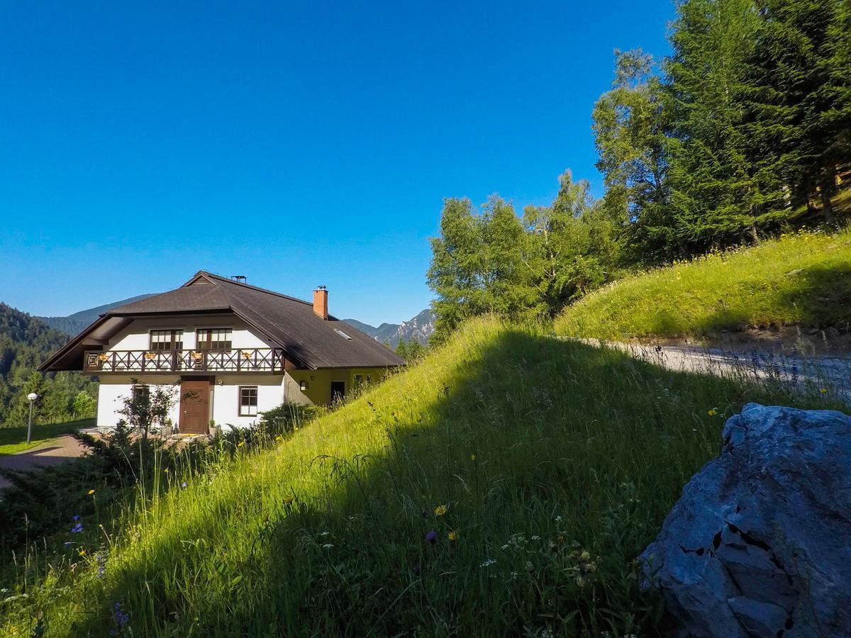 Karami Mountainhouse Bed & Breakfast Trzic Luaran gambar